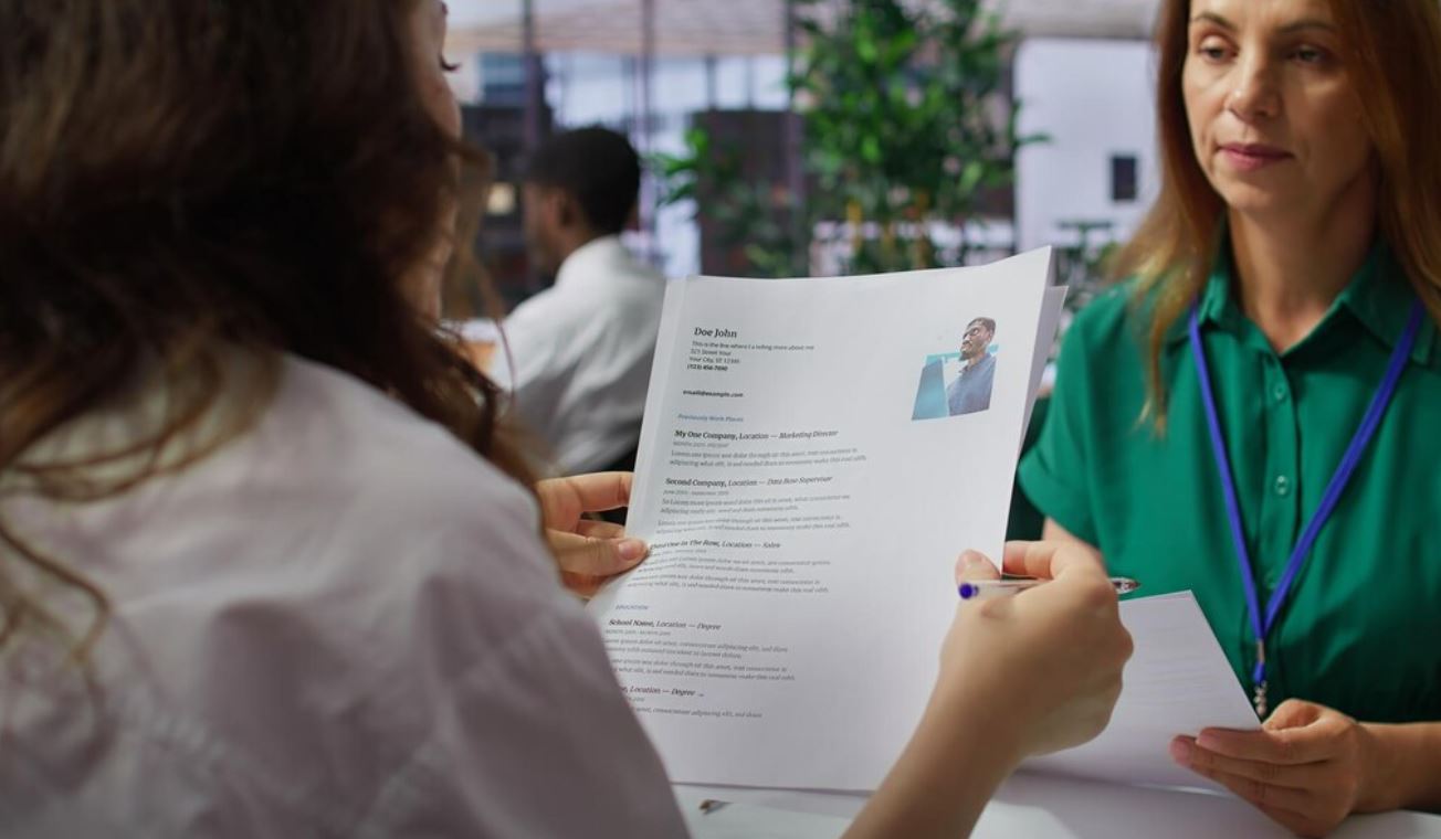 Building a Strong Nursing Resume for Staffing Agencies